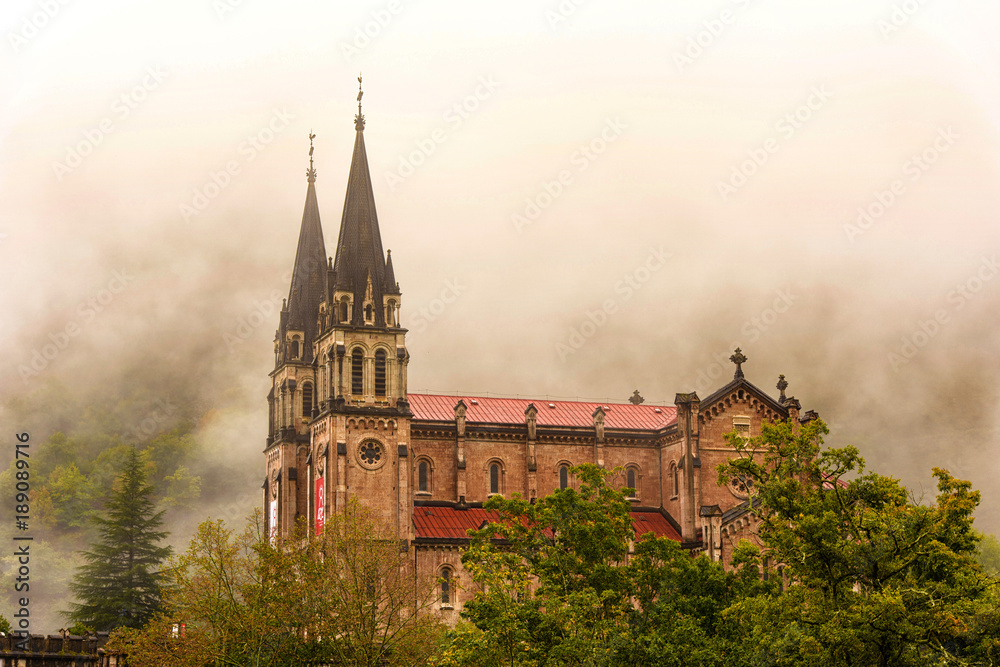 Fototapeta premium Notre-Dame de Covadonga