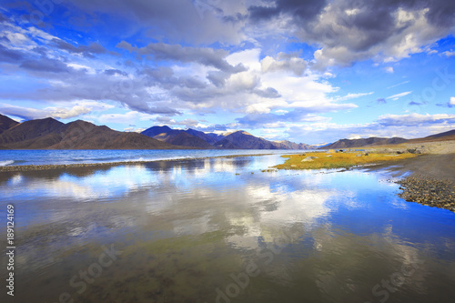 Fototapeta Naklejka Na Ścianę i Meble -  Beautiful scenery Pangong Lake, Leh Ladakh, India