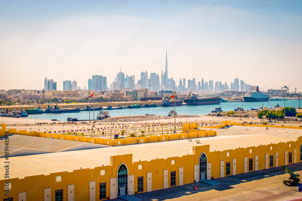 Obraz premium Dubai cruise port terminal