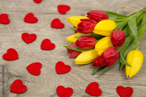 Fototapeta Naklejka Na Ścianę i Meble -  Tulpen und Herzen