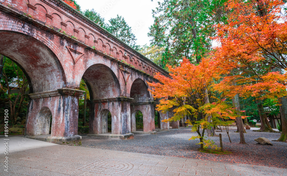 京都 南禅寺の水路閣と紅葉 京都 南禅寺の水路閣と紅葉