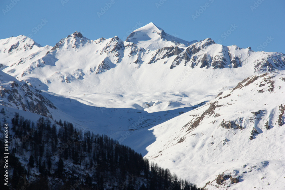 Monts enneigés à Val d'Isère en Savoie, Alpes françaises