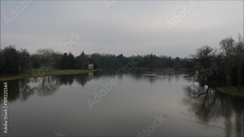 Drohne Gimbal Weltkulturerbe Wörlitz Park Frühling See morgens 