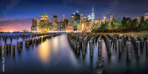 New York City Manhattan Skyline Panorama © eyetronic