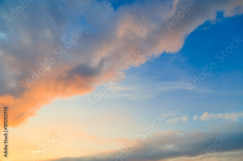 Fototapeta Naklejka Na Ścianę i Meble -  clouds in the sky at dawn