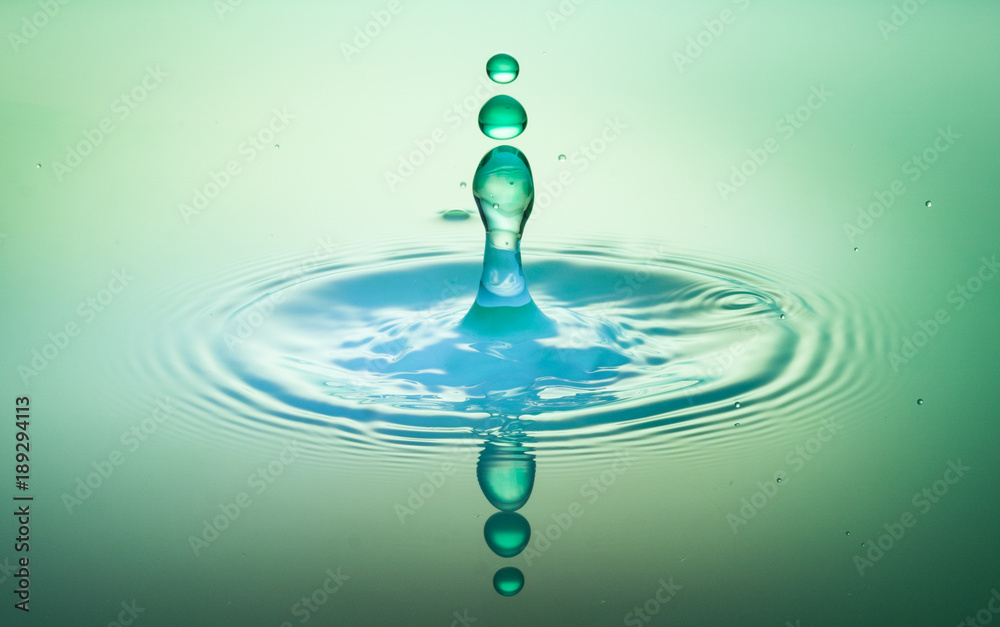 grüne Highspeed Wassertropfen