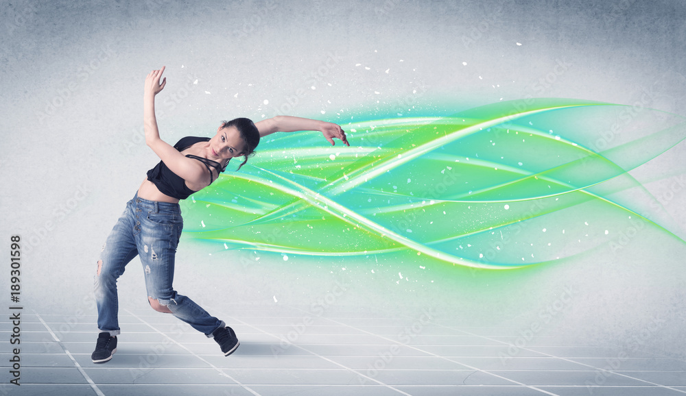 Fototapeta Hip hop tancerz pozuje z zielonymi linami