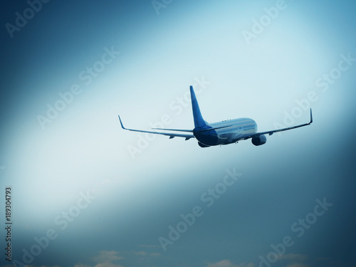 Flight of passenger aircraft with retracted landing gear