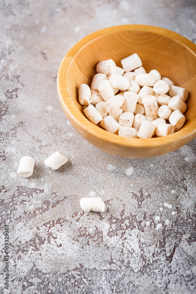 White marshmallow in bowl