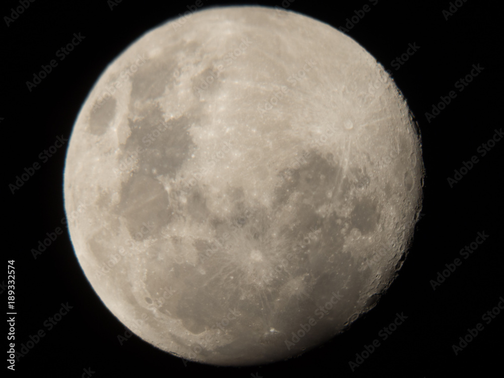 Luna llena vista a través del telescopio Stock Photo | Adobe Stock