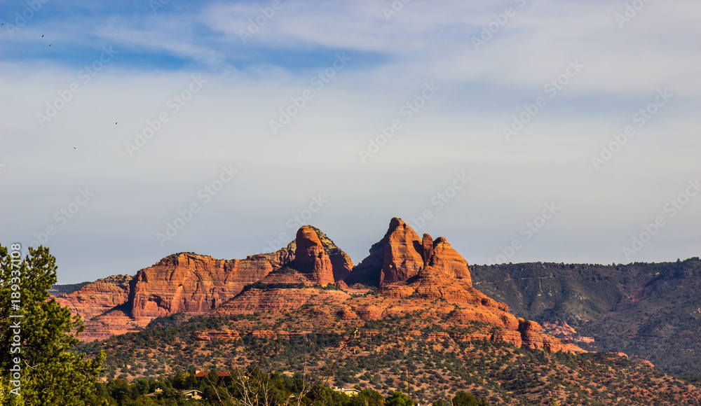 Fototapeta premium Jagged Red Rock Peaks In Arizona Mountains