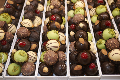Small ice cream and pralines
