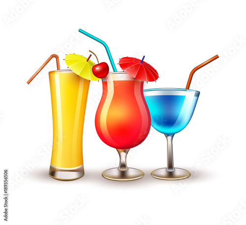 Vector summer vacation realistic cocktail glass