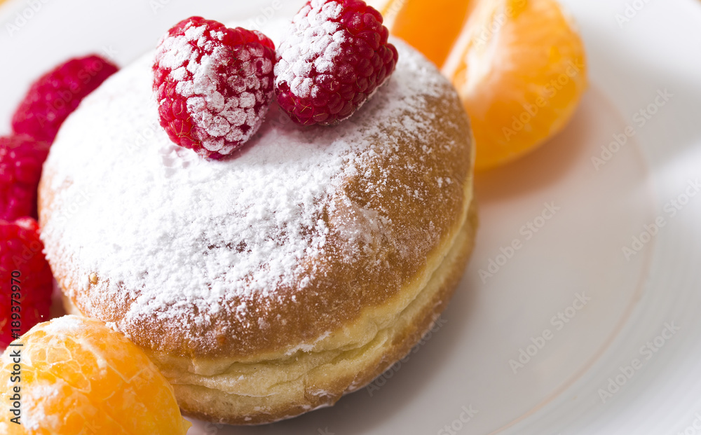 Berlin buns with raspberries Berlin buns with raspberries