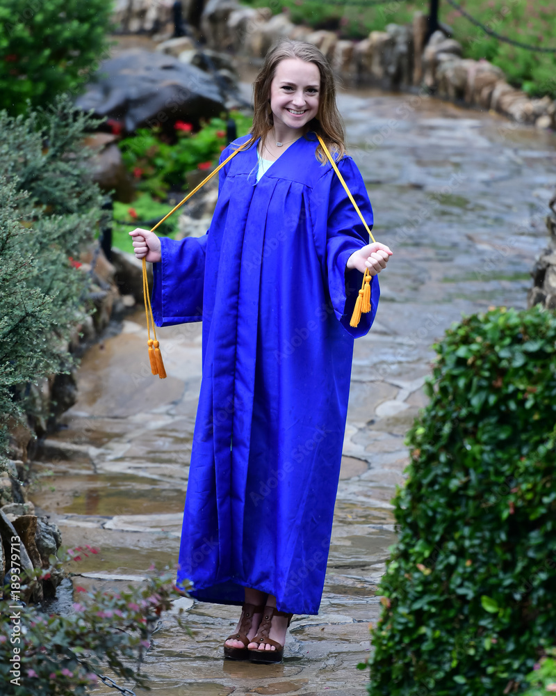 cap and gown 11 grade school