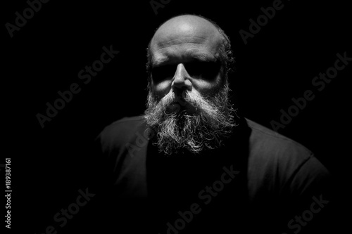 Εκτύπωση καμβά strange man with eyes in shadow