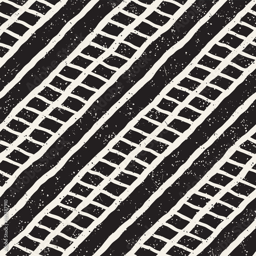 Hand drawn style seamless pattern. Abstract geometric tiling background in black and white. Vector doodle line lattice