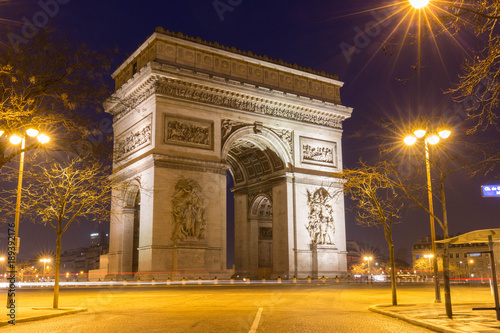 The famous Triumphal Arch at night , Paris, France. © kovalenkovpetr