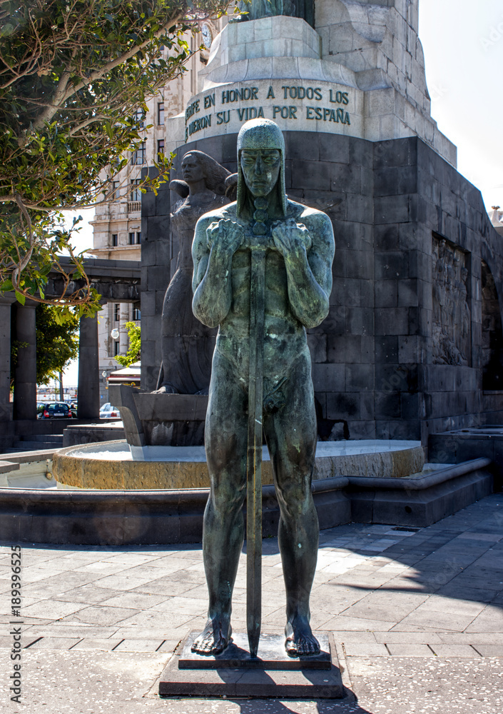 Fototapeta premium Detalle del monumento a los caidos