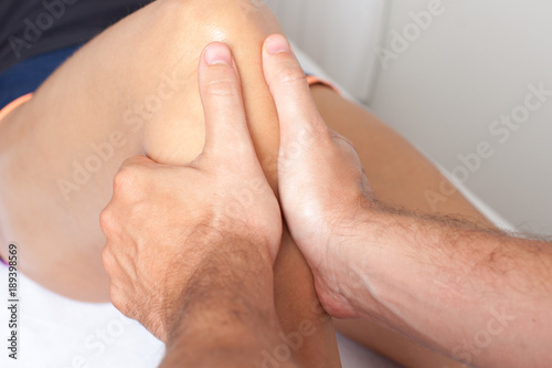 knee massage