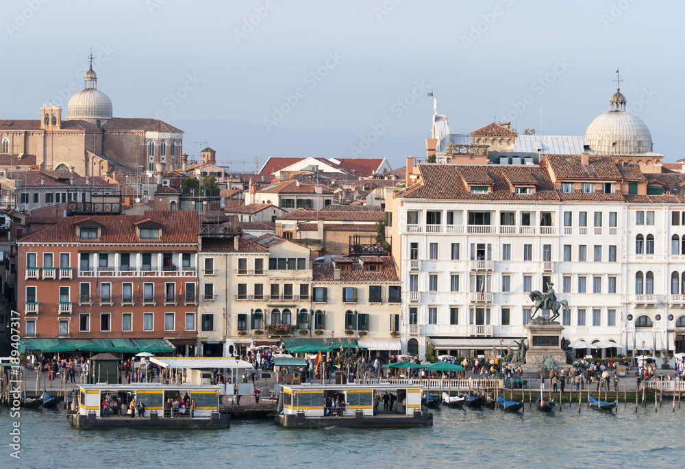 Naklejka premium Venice Busy Waterfront