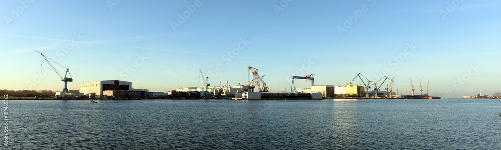 Werftgelände in Rostock Warnemünde