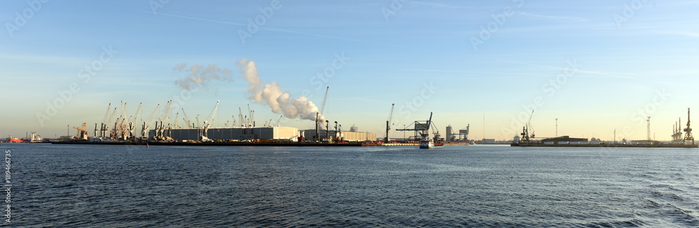 Hansestadt Rostock, Industriegebiet Überseehafen