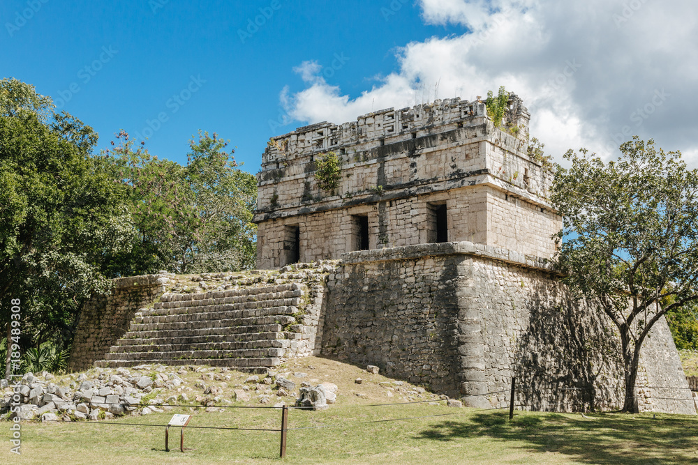 Mayan architecture in Chichen Itza Mexico 