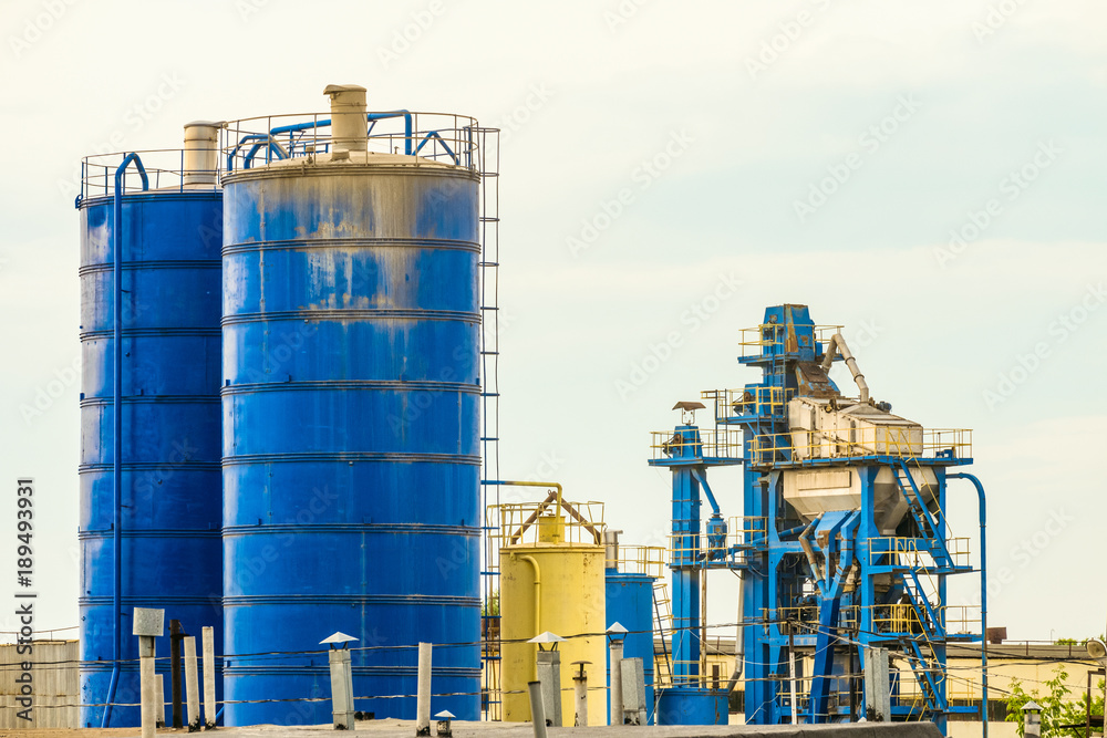 Tanks for storage and supply of mineral powder, mixing unit (aggregate) Tanks for storage and supply of mineral powder, mixing unit (aggregate)