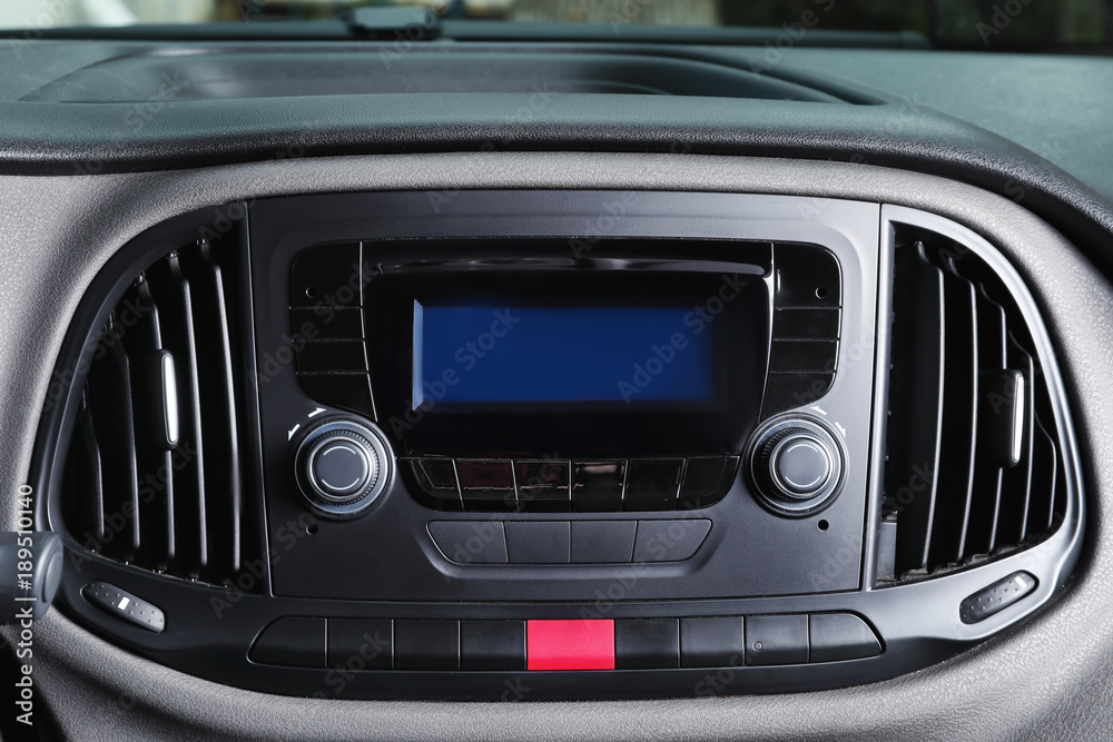 Car center console with air conditioner