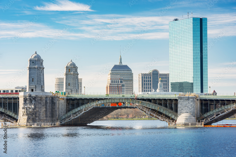 Fototapeta premium Boston skyline, Back Bay and Charles River, Longfellow Bridge, located in Boston, Massachusetts, USA.
