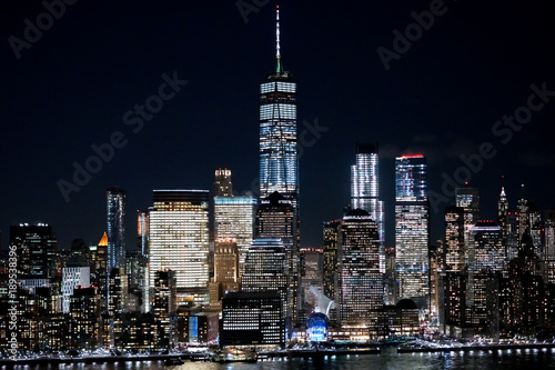 Manhattan at night, the city never spleeps
