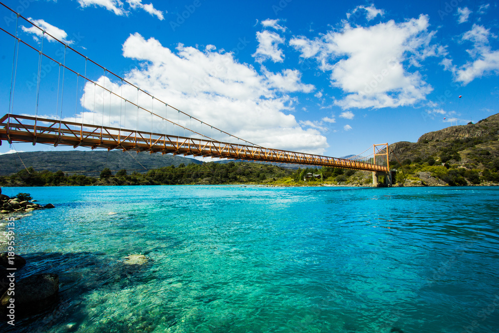 Fototapeta premium Ponte na Carretera Austral Chile - Região dos lagos