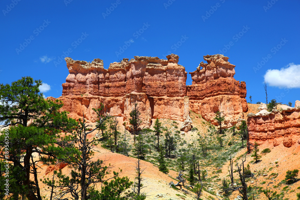 Jagged rock formations of Bryce Canyon National Park