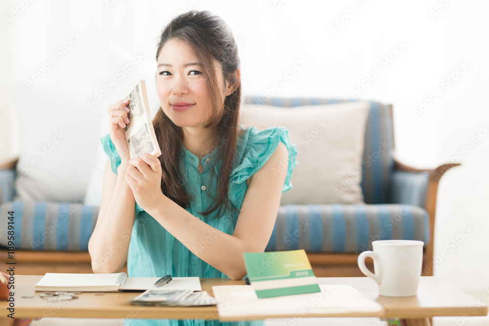 家計簿・女性 家計簿・女性