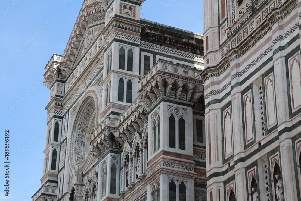 Front des Eingangsbereichs von Kathedrale Santa Maria del Fiore in Florenz