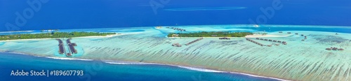 Malediven-Luftaufnahme im Panoramaformat,