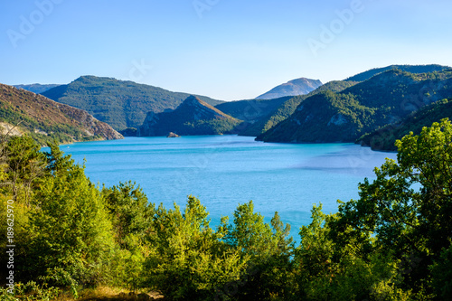 Obraz na płótnie Vue sur le Lac de Castillon, Saint-Julien-du-Verdon, Provence, France. w salonie