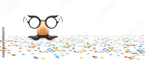Faschungsbrille mit Konfetti