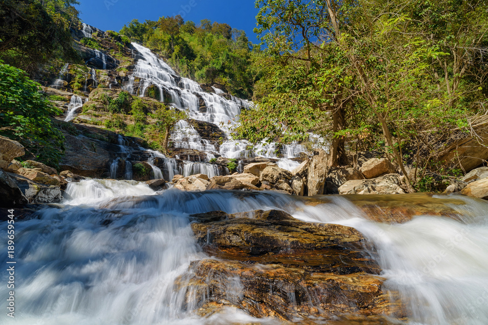 Fototapeta premium Mae Ya waterfall.