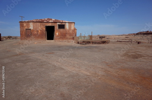 фотографія An eerie street in the abandoned Humberstone saltpeter works