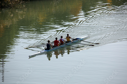 Rudertraining auf dem Altarm des Guadalquivir