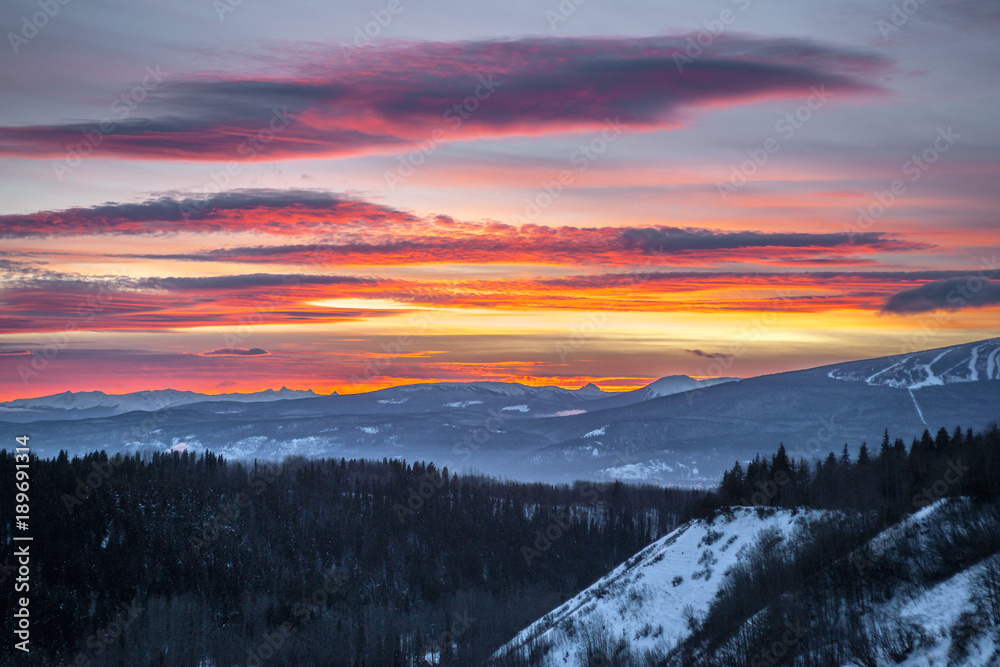 Obraz premium Northern Cordillera Mountains - Sunset