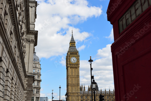 Big Ben und westminster abbay in london 
