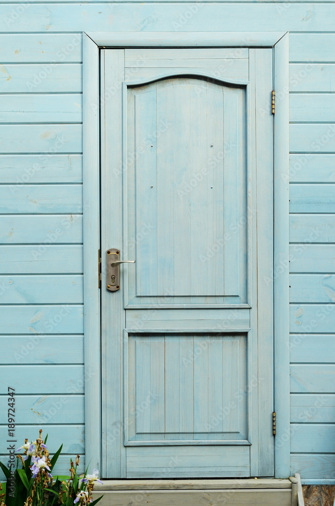 Obraz premium Closed blue door