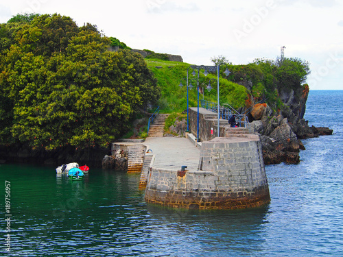 Die Hafenmole von Mundaka photo