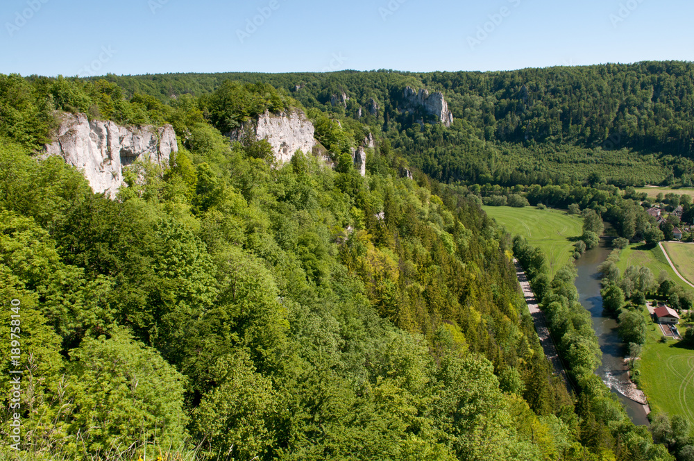 Blick vom Spaltfelsen in das Donautal