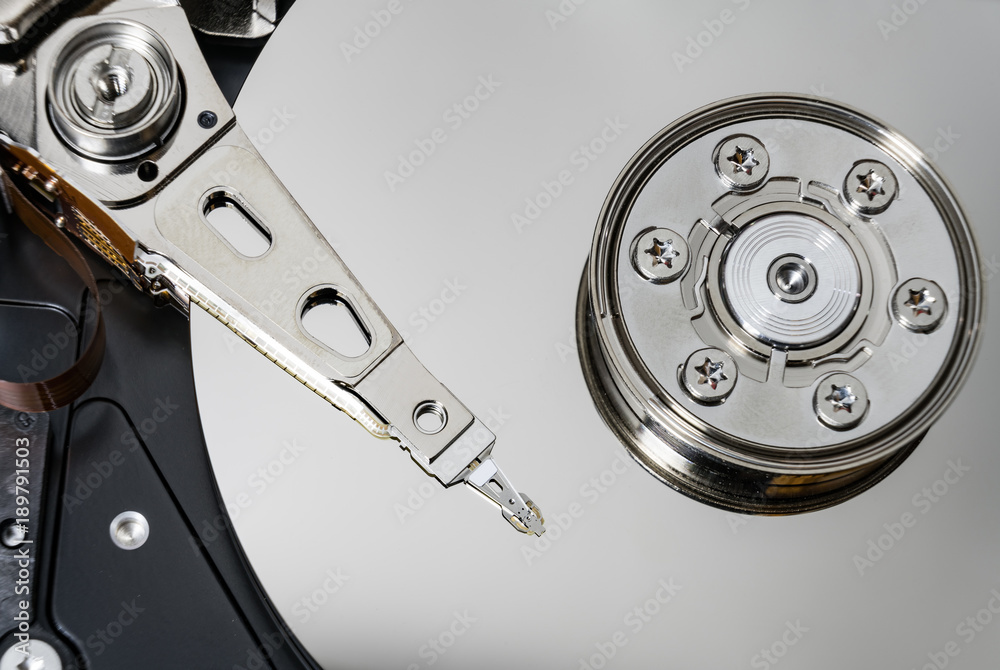 Backup - Speichermedium, Festplatte mit Lese- / Schreibkopf Backup - Speichermedium, Festplatte mit Lese- / Schreibkopf