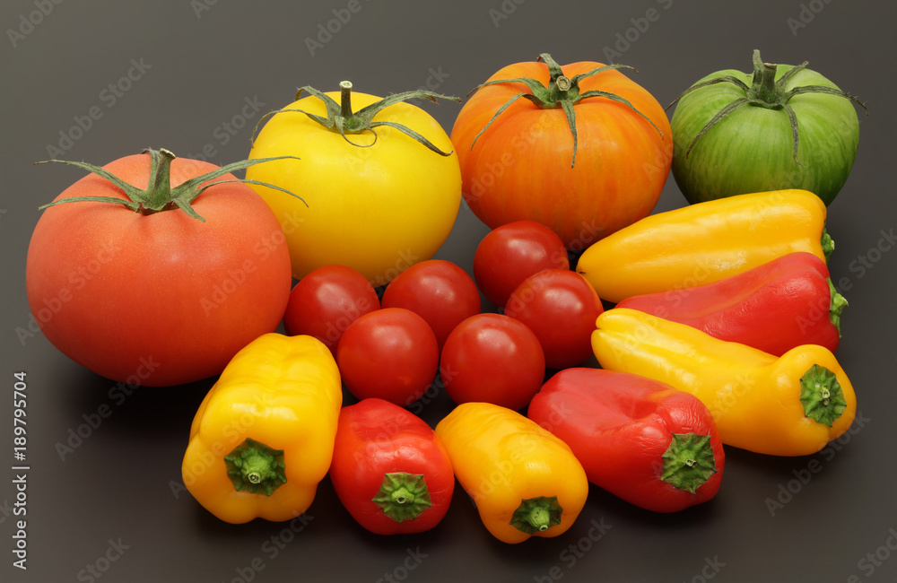 Tomates cerise, anciennes variétés de tomates, poivrons miniature, Tomates cerise, anciennes variétés de tomates, poivrons miniature,