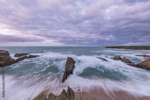 Фотография the sea crashes hard on the coasts of Galicia, with beautiful impressive waves,